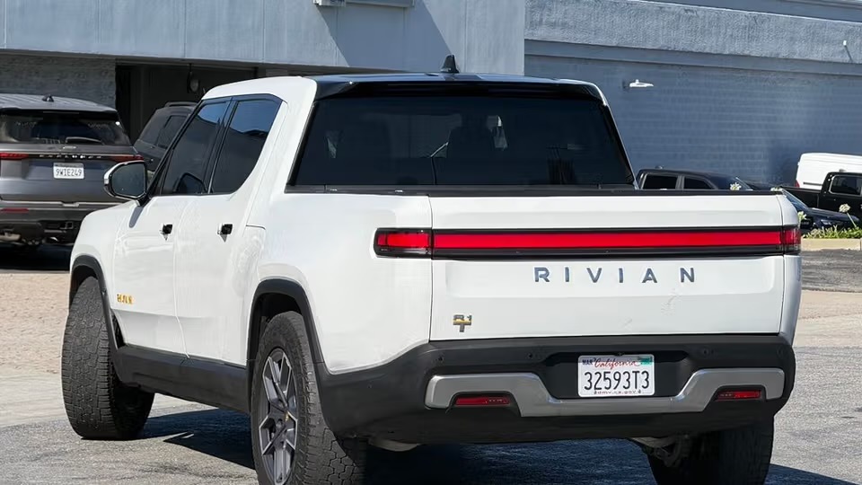 2023 Rivian R1T