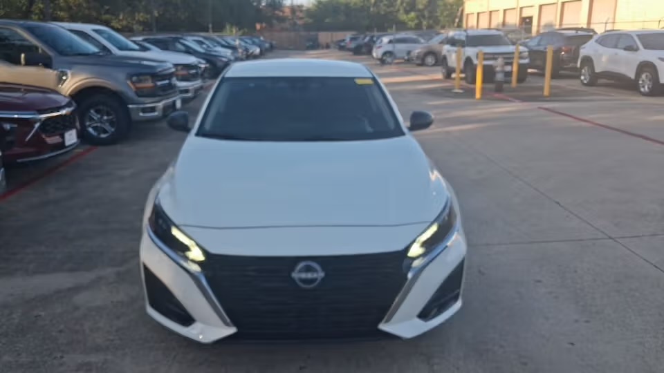 2025 Nissan Altima