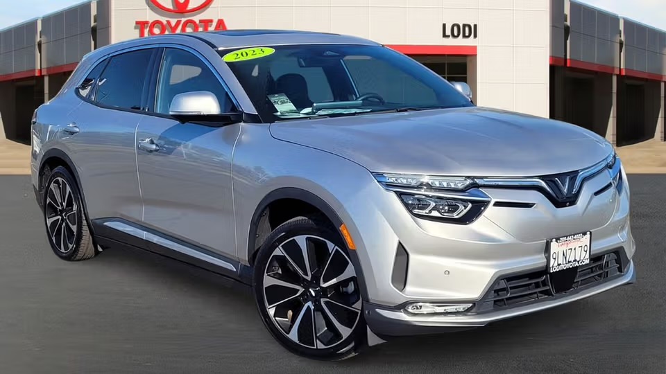 2023 VinFast VF 8